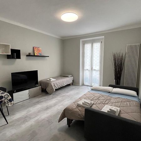 Giacomino Apartment Central Station Милано Екстериор снимка