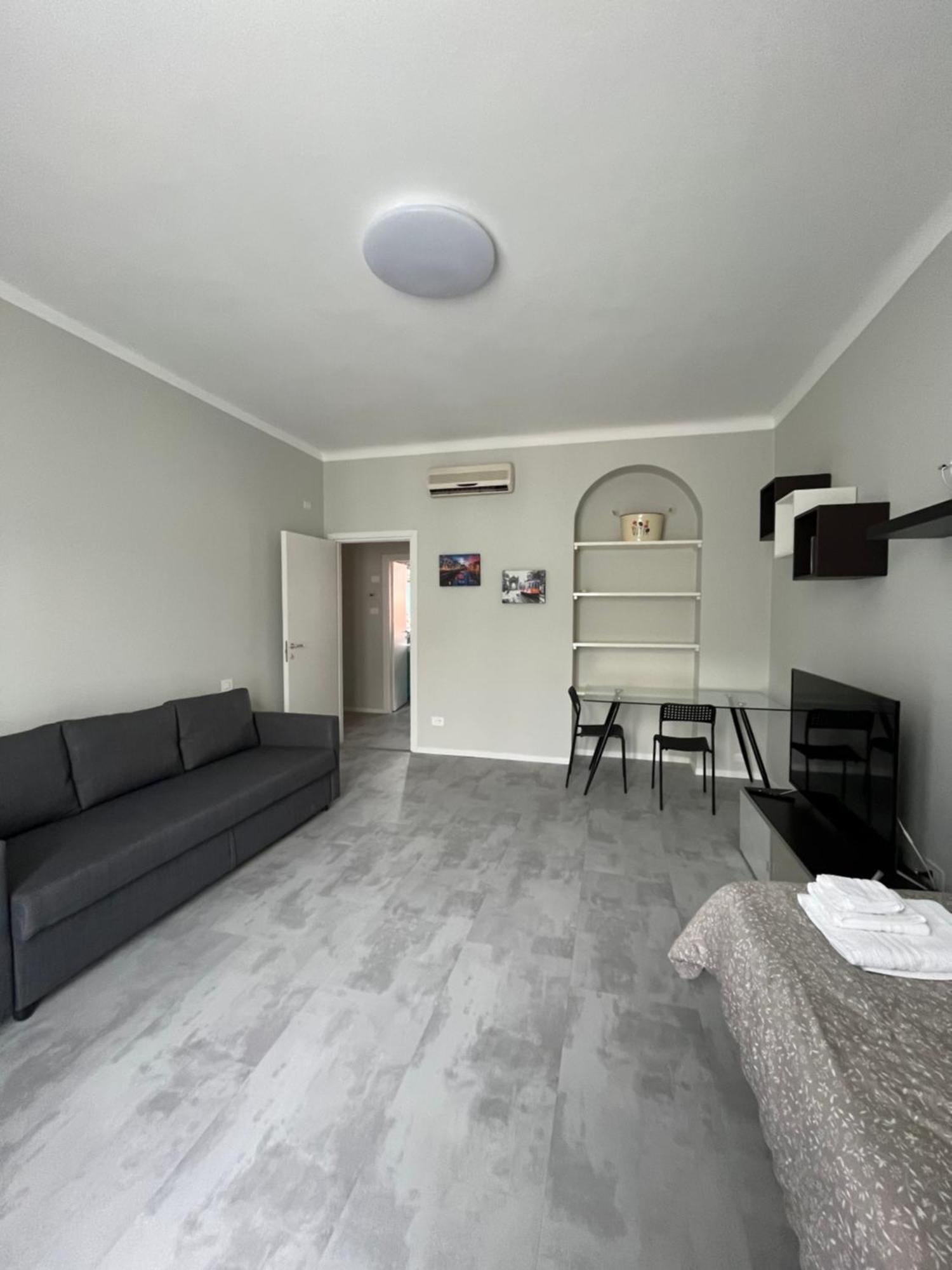 Giacomino Apartment Central Station Милано Екстериор снимка