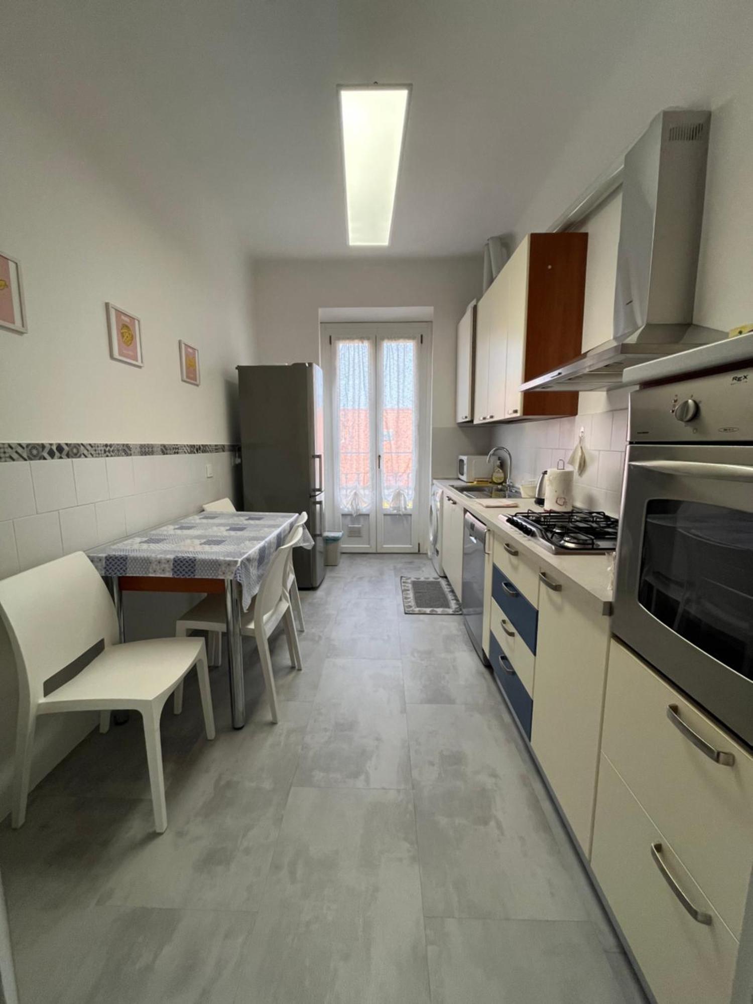 Giacomino Apartment Central Station Милано Екстериор снимка
