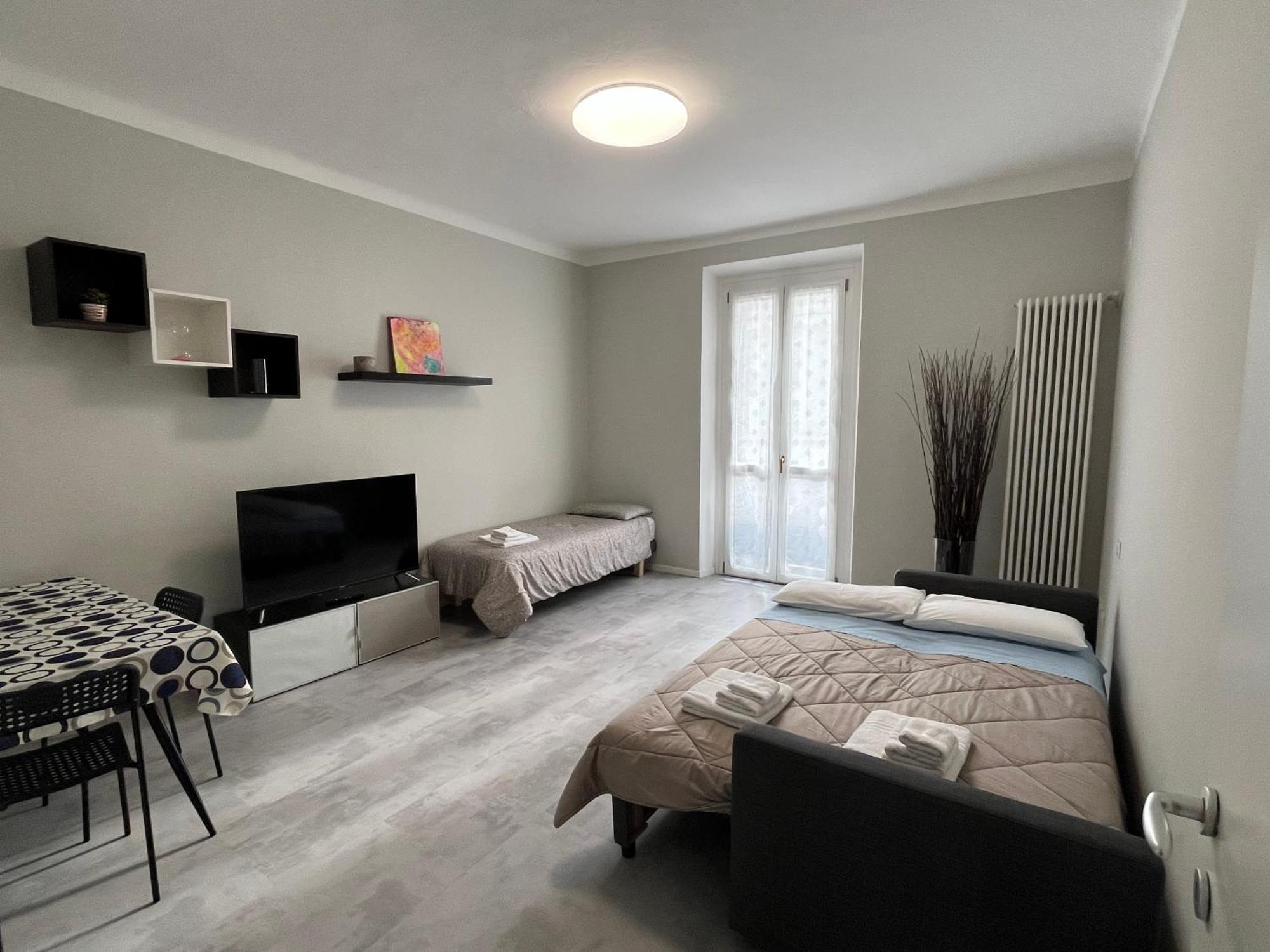 Giacomino Apartment Central Station Милано Екстериор снимка