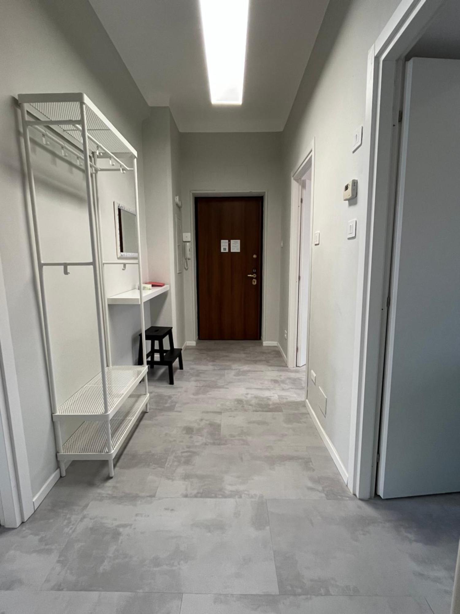 Giacomino Apartment Central Station Милано Екстериор снимка
