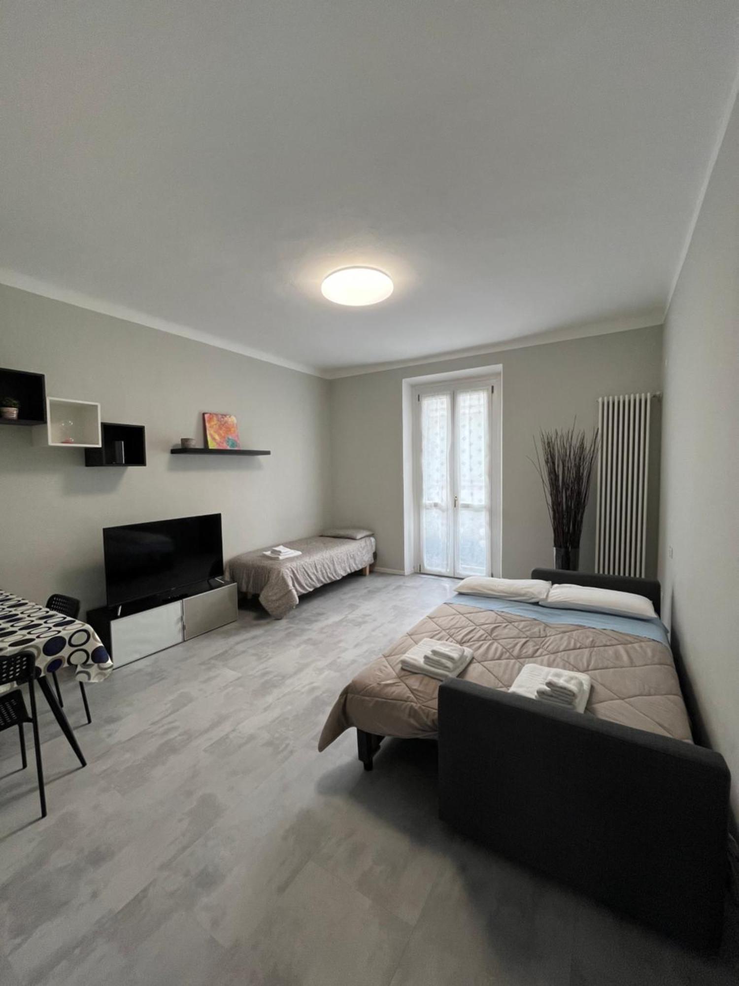 Giacomino Apartment Central Station Милано Екстериор снимка